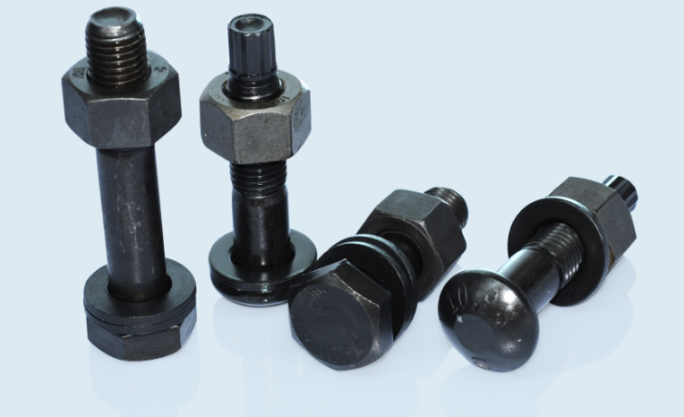 Miksi lujat pultit ovat yleensä mustia?